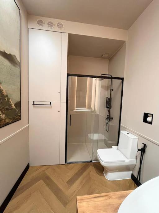 Littlehouse- Entire Property For Maximum 4 People Bucharest Exterior photo